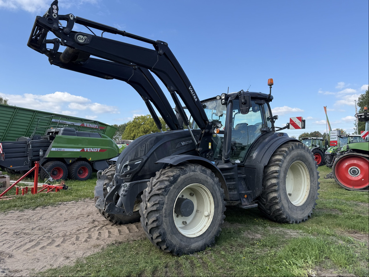 Valtra T 254 Versu - Трактор: фото 1 Valtra T 254 Versu - Трактор: фото 1