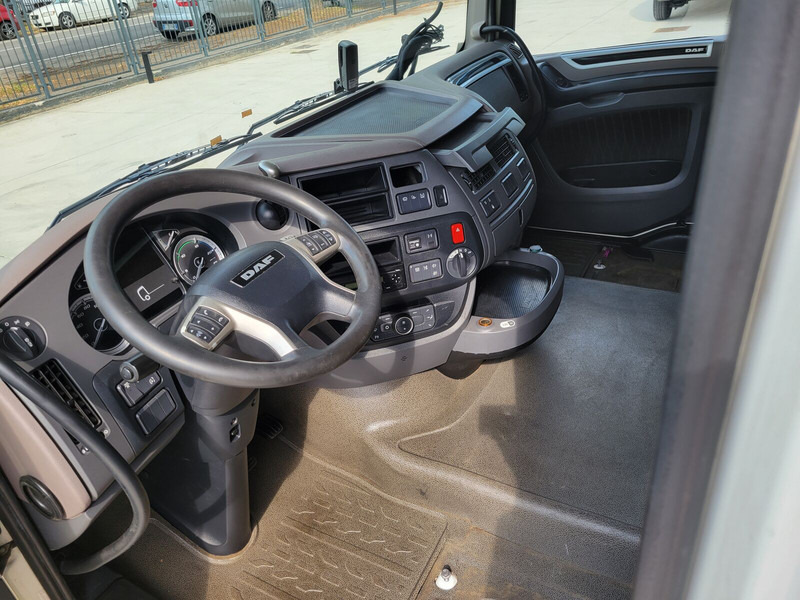 Кабина и интерьер для Грузовиков DAF XF 106 - XF106: фото 6 Кабина и интерьер для Грузовиков DAF XF 106 - XF106: фото 6