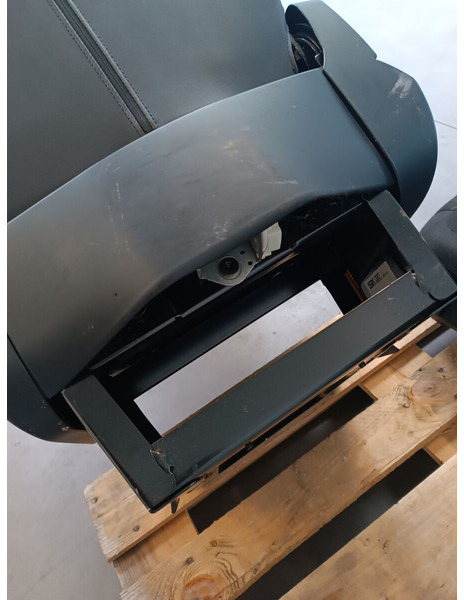 Mercedes-Benz RH+LH - DX+SX - Сиденье для Грузовиков: фото 3 Mercedes-Benz RH+LH - DX+SX - Сиденье для Грузовиков: фото 3