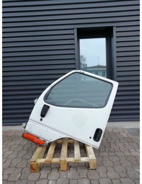 Mitsubishi CANTER - Дверь и запчасти для Грузовиков: фото 1 Mitsubishi CANTER - Дверь и запчасти для Грузовиков: фото 1