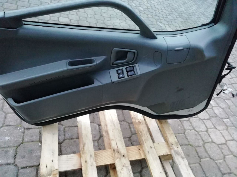 Mitsubishi CANTER - Дверь и запчасти для Грузовиков: фото 2 Mitsubishi CANTER - Дверь и запчасти для Грузовиков: фото 2