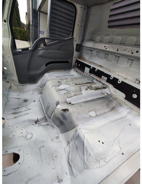 Mitsubishi Fuso FUSO "S" - Кабина и интерьер для Грузовиков: фото 4 Mitsubishi Fuso FUSO "S" - Кабина и интерьер для Грузовиков: фото 4