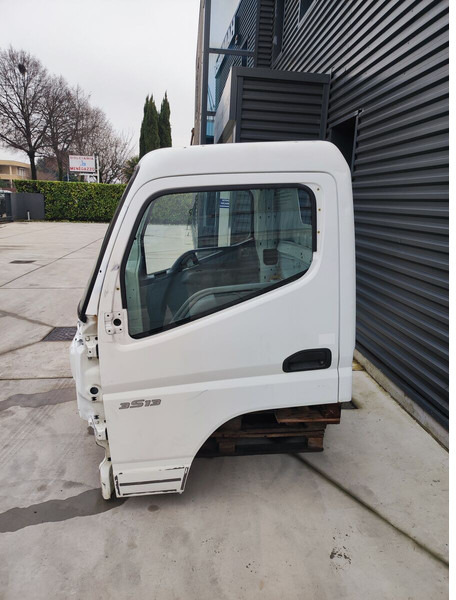 Mitsubishi Fuso FUSO "S" - Кабина и интерьер для Грузовиков: фото 2 Mitsubishi Fuso FUSO "S" - Кабина и интерьер для Грузовиков: фото 2