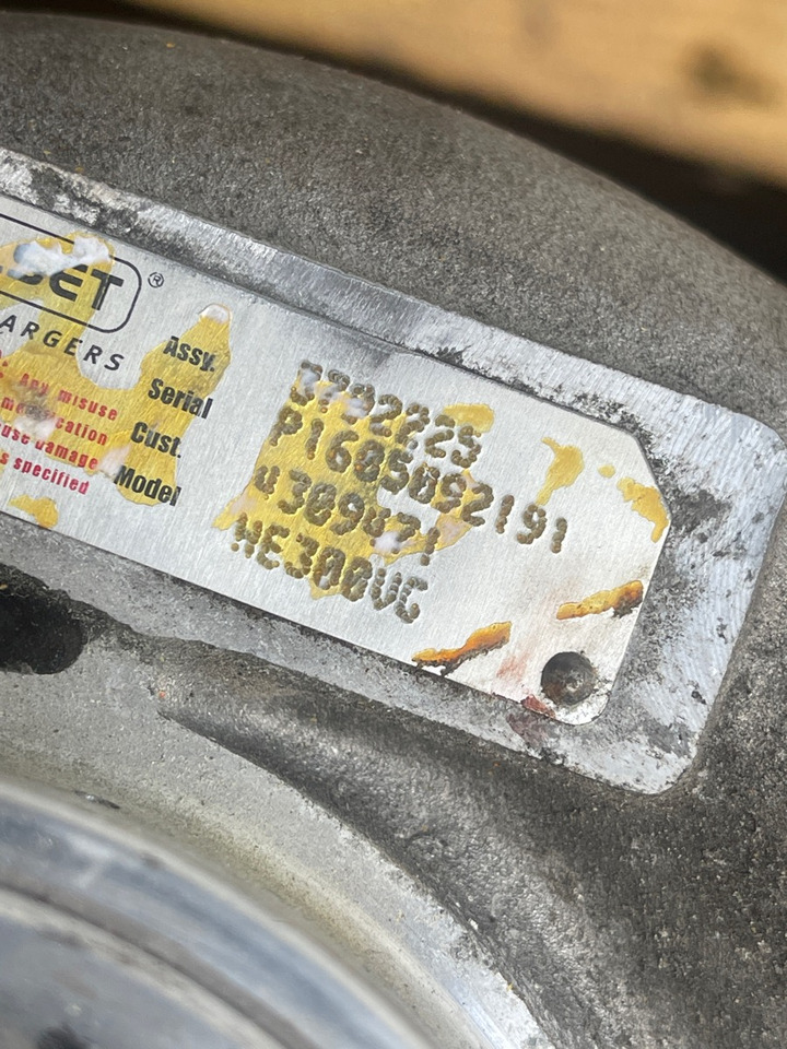 CUMMINGS TURBOCHARGER 3792225 - Двигатель и запчасти для Грузовиков: фото 1 CUMMINGS TURBOCHARGER 3792225 - Двигатель и запчасти для Грузовиков: фото 1