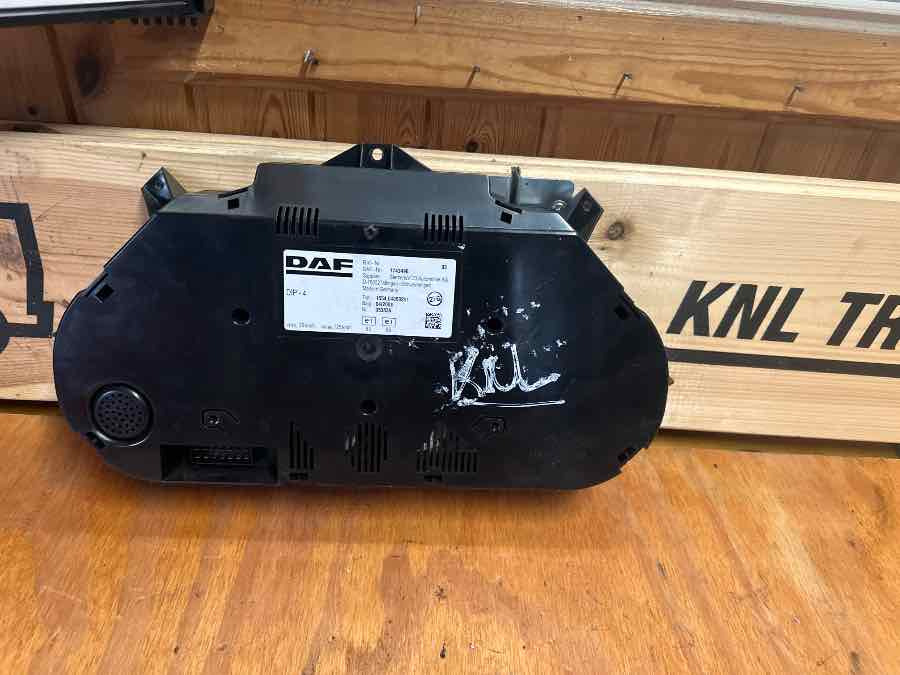 DAF INSTRUMENT ICL 1743496 - Кабина и интерьер для Грузовиков: фото 2 DAF INSTRUMENT ICL 1743496 - Кабина и интерьер для Грузовиков: фото 2