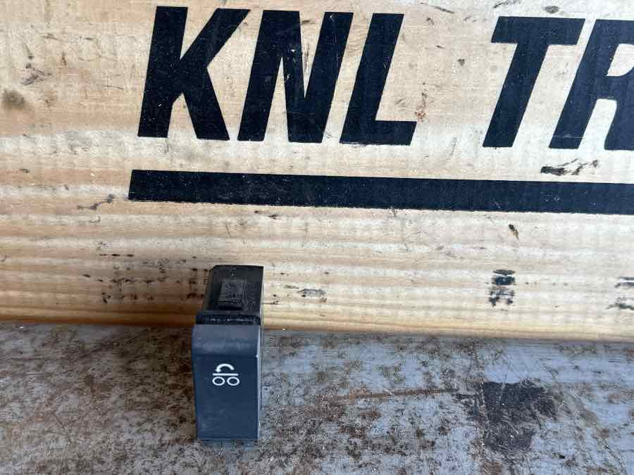 DAF SWITCH 2141416 - Электрическая система для Грузовиков: фото 1 DAF SWITCH 2141416 - Электрическая система для Грузовиков: фото 1