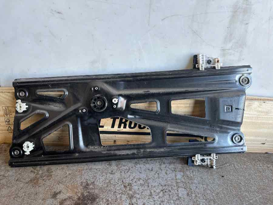 DAF WINDOW SYSTEM 1881914 - Кабина и интерьер для Грузовиков: фото 2 DAF WINDOW SYSTEM 1881914 - Кабина и интерьер для Грузовиков: фото 2