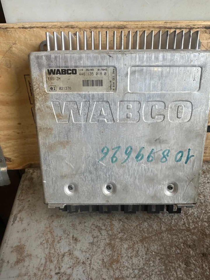 IVECO EBS ECU 4461350180 - Электрическая система для Грузовиков: фото 1 IVECO EBS ECU 4461350180 - Электрическая система для Грузовиков: фото 1