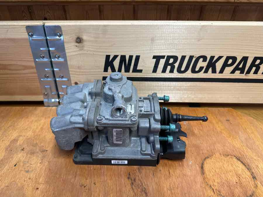 MAN FOOT BREAKE VALVE 81.52130-6311 - Тормозной клапан для Грузовиков: фото 1 MAN FOOT BREAKE VALVE 81.52130-6311 - Тормозной клапан для Грузовиков: фото 1