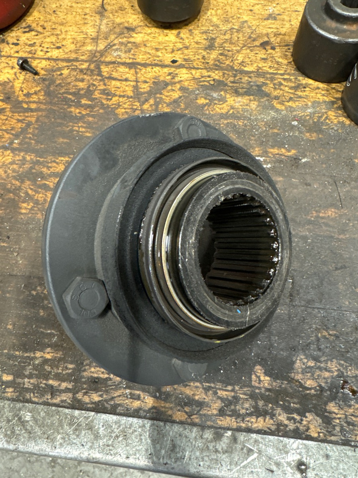 MAN OUTPUT FLANGE 81.39115-0525 - Коробка передач и запчасти для Грузовиков: фото 2 MAN OUTPUT FLANGE 81.39115-0525 - Коробка передач и запчасти для Грузовиков: фото 2