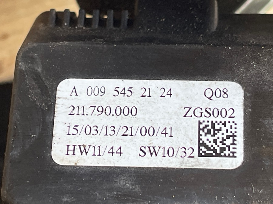 MERCEDES GEAR LEVER A0095452124 - Кабина и интерьер для Грузовиков: фото 3 MERCEDES GEAR LEVER A0095452124 - Кабина и интерьер для Грузовиков: фото 3