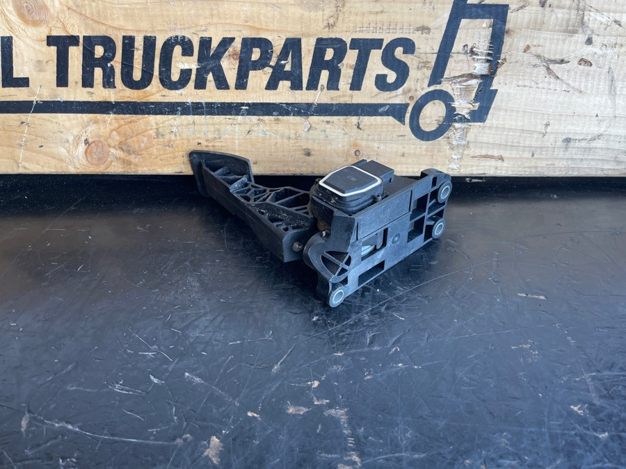 MERCEDES SPEEDER PEDAL A9603000004 - Кабина и интерьер для Грузовиков: фото 2 MERCEDES SPEEDER PEDAL A9603000004 - Кабина и интерьер для Грузовиков: фото 2