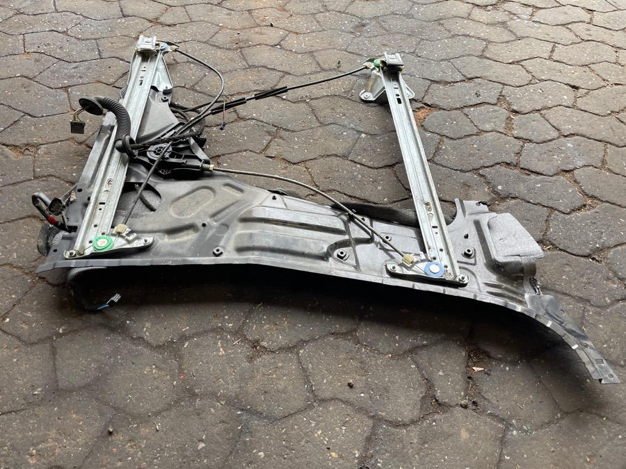MERCEDES WINDOW MECHNANISM A9607201246 - Кабина и интерьер для Грузовиков: фото 2 MERCEDES WINDOW MECHNANISM A9607201246 - Кабина и интерьер для Грузовиков: фото 2