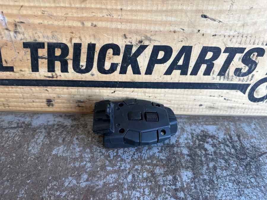 RENAULT LEVER SWITCH 21708999 - Кабина и интерьер для Грузовиков: фото 1 RENAULT LEVER SWITCH 21708999 - Кабина и интерьер для Грузовиков: фото 1