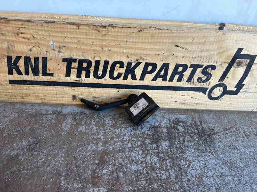 RENAULT LEVER SWITCH 7421709003 - Кабина и интерьер для Грузовиков: фото 2 RENAULT LEVER SWITCH 7421709003 - Кабина и интерьер для Грузовиков: фото 2