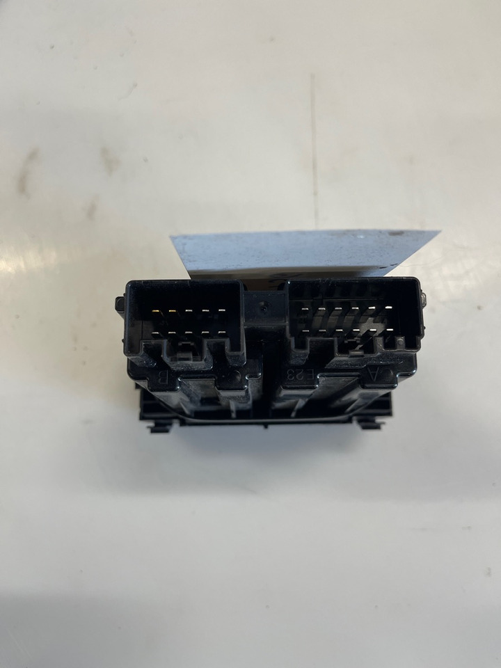 SCANIA CONTRTOL PANEL 2595736 - Приборная панель для Грузовиков: фото 3 SCANIA CONTRTOL PANEL 2595736 - Приборная панель для Грузовиков: фото 3