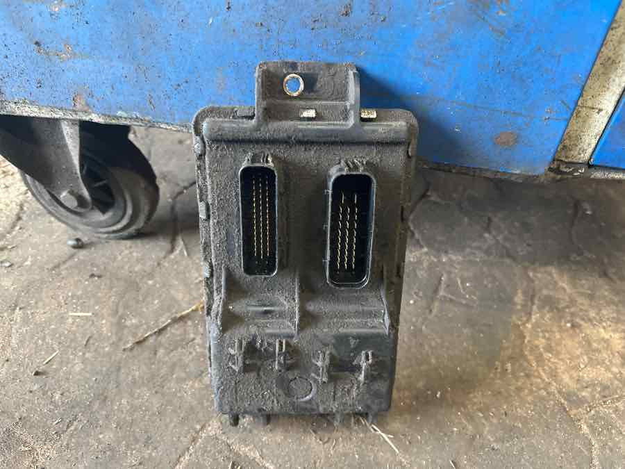 SCANIA ECU EEC  2735515 - Электрическая система для Грузовиков: фото 1 SCANIA ECU EEC  2735515 - Электрическая система для Грузовиков: фото 1