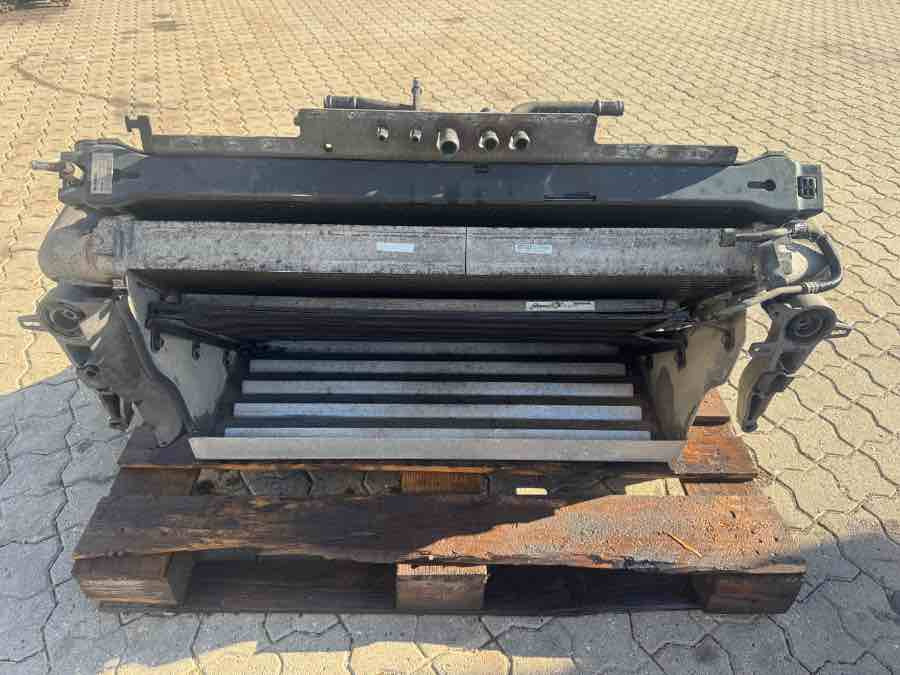 SCANIA L SERIE COOLER / RADIATOR 1769999 2580968 - Система охлаждения для Грузовиков: фото 1 SCANIA L SERIE COOLER / RADIATOR 1769999 2580968 - Система охлаждения для Грузовиков: фото 1