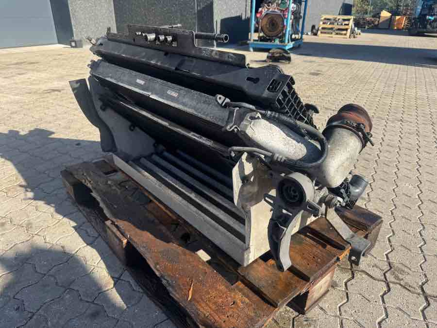 SCANIA L SERIE COOLER / RADIATOR 1769999 2580968 - Система охлаждения для Грузовиков: фото 2 SCANIA L SERIE COOLER / RADIATOR 1769999 2580968 - Система охлаждения для Грузовиков: фото 2