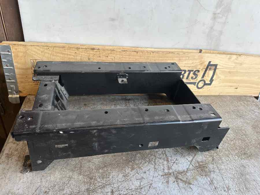 SCANIA SEAT ADAPTER 2324244 - Кабина и интерьер для Грузовиков: фото 1 SCANIA SEAT ADAPTER 2324244 - Кабина и интерьер для Грузовиков: фото 1