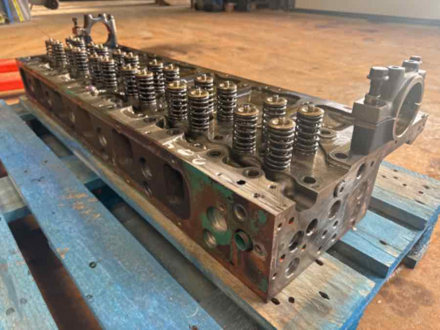 VOLVO CYLINDERHEAD 22784337 - Двигатель и запчасти для Грузовиков: фото 2 VOLVO CYLINDERHEAD 22784337 - Двигатель и запчасти для Грузовиков: фото 2
