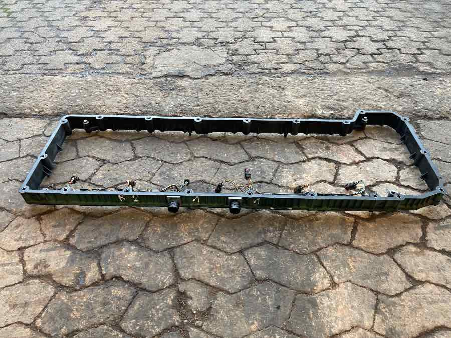 VOLVO CYLINDERHEAD COVER 22198737 - Двигатель и запчасти для Грузовиков: фото 2 VOLVO CYLINDERHEAD COVER 22198737 - Двигатель и запчасти для Грузовиков: фото 2