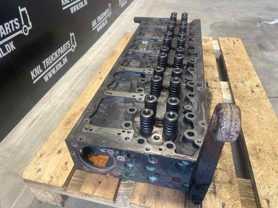 VOLVO CYLINDERHEAD D13 22784337 - Двигатель и запчасти для Грузовиков: фото 3 VOLVO CYLINDERHEAD D13 22784337 - Двигатель и запчасти для Грузовиков: фото 3