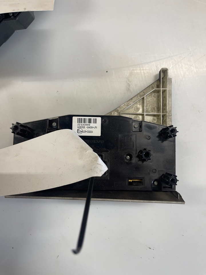 VOLVO HEAT ECU 22130999 - Приборная панель для Грузовиков: фото 1 VOLVO HEAT ECU 22130999 - Приборная панель для Грузовиков: фото 1