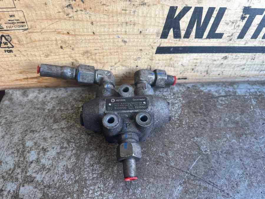 VOLVO STEERING VALVE 20757513 - Тормозной клапан для Грузовиков: фото 2 VOLVO STEERING VALVE 20757513 - Тормозной клапан для Грузовиков: фото 2