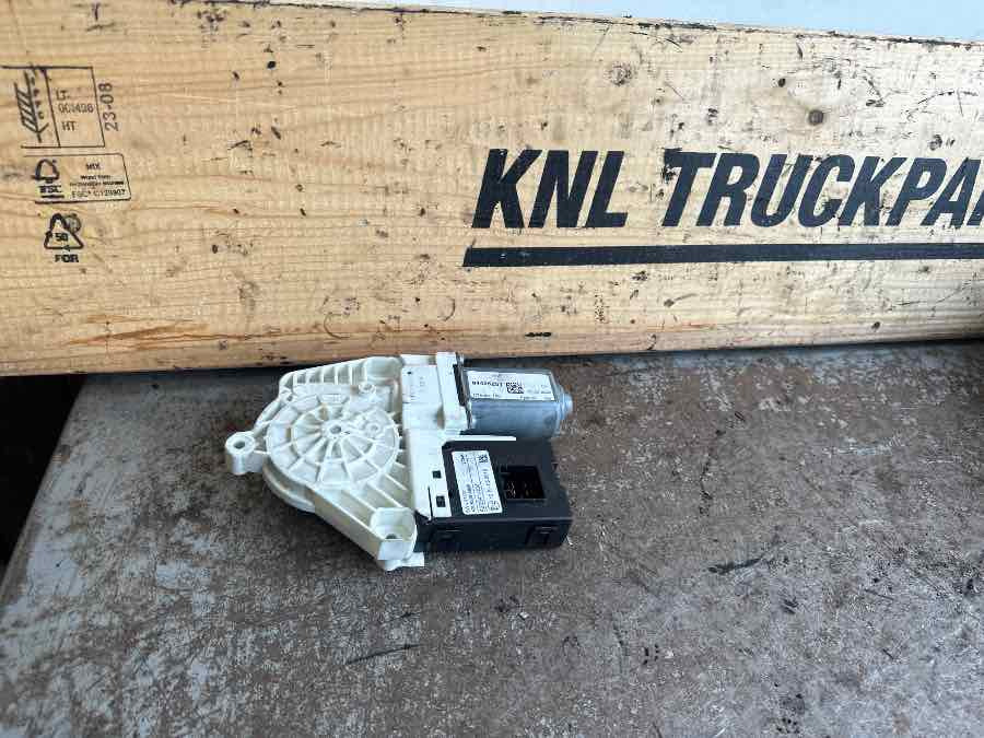 VOLVO WINDOW MOTOR 84425251 - Электрическая система для Грузовиков: фото 2 VOLVO WINDOW MOTOR 84425251 - Электрическая система для Грузовиков: фото 2