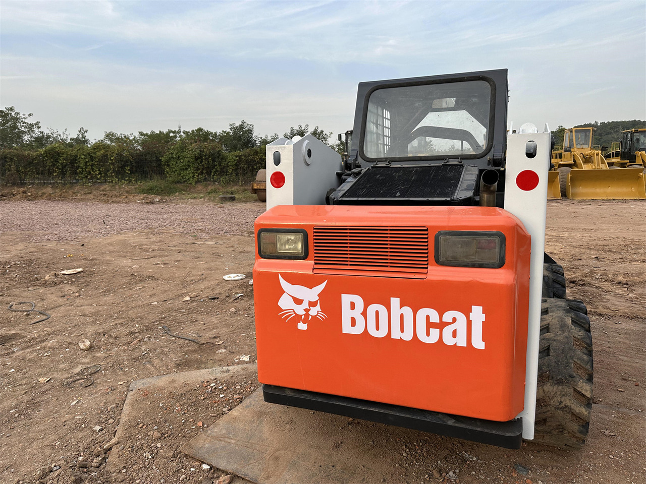 BOBCAT S300 - Мини-погрузчик с бортовым поворотом: фото 4 BOBCAT S300 - Мини-погрузчик с бортовым поворотом: фото 4