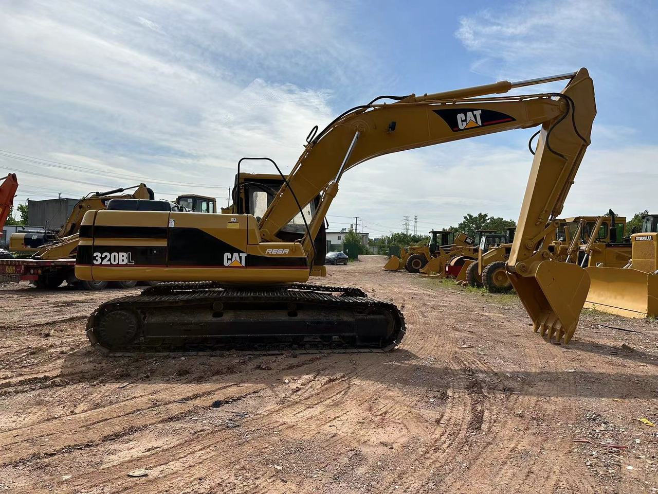 CAT 320B - Гусеничный экскаватор: фото 3 CAT 320B - Гусеничный экскаватор: фото 3