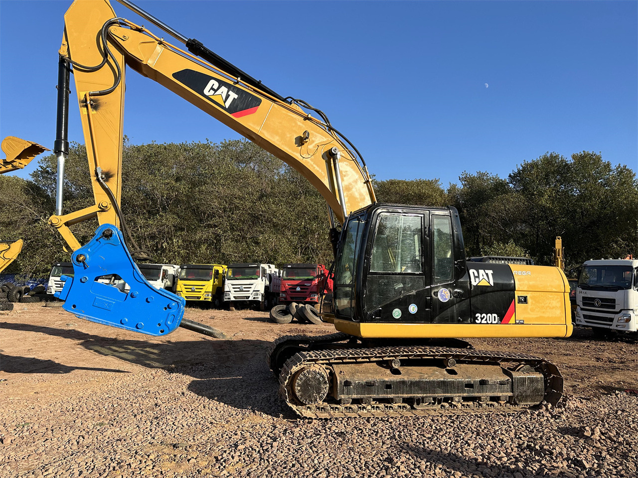 CAT 320DL - Гусеничный экскаватор: фото 2 CAT 320DL - Гусеничный экскаватор: фото 2