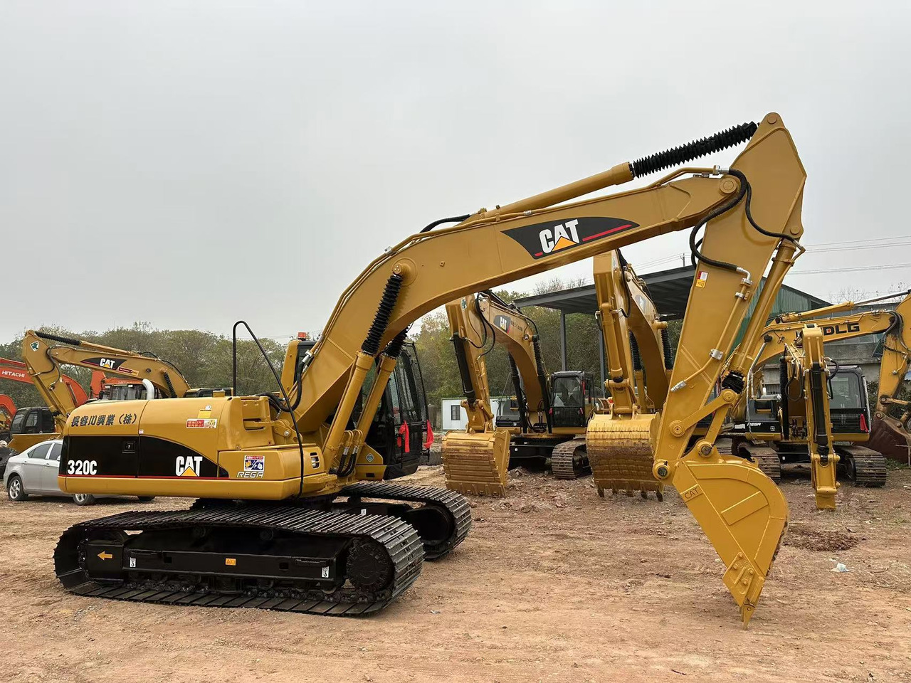 CATERPILLAR 320C - Гусеничный экскаватор: фото 3 CATERPILLAR 320C - Гусеничный экскаватор: фото 3