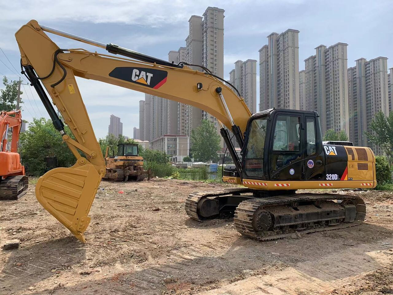 CATERPILLAR 320DL - Гусеничный экскаватор: фото 4 CATERPILLAR 320DL - Гусеничный экскаватор: фото 4