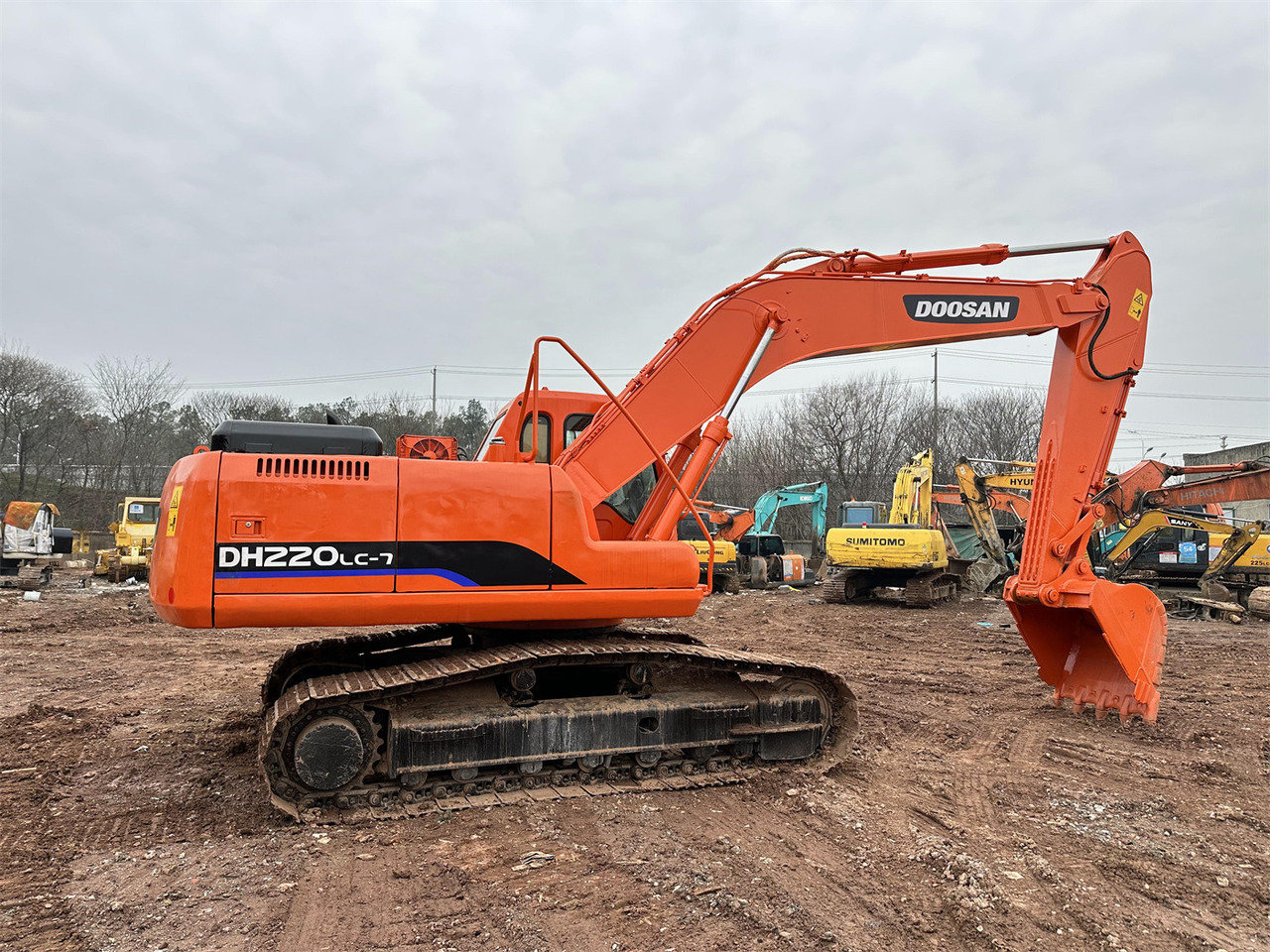 DOOSAN DH220 - Гусеничный экскаватор: фото 2 DOOSAN DH220 - Гусеничный экскаватор: фото 2