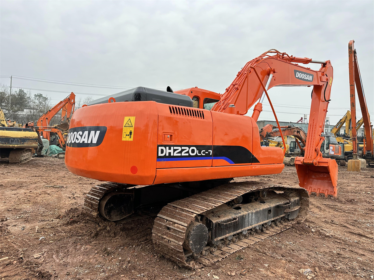 DOOSAN DH220 - Гусеничный экскаватор: фото 4 DOOSAN DH220 - Гусеничный экскаватор: фото 4