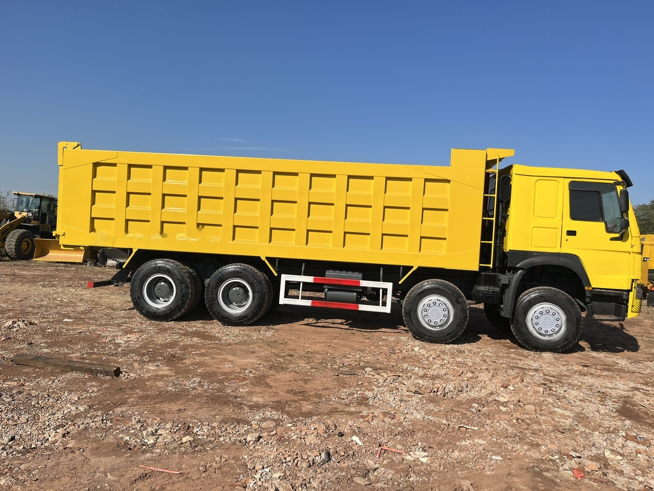 SINOTRUK HOWO 371 Dump Truck 8x4 - Самосвал: фото 2 SINOTRUK HOWO 371 Dump Truck 8x4 - Самосвал: фото 2