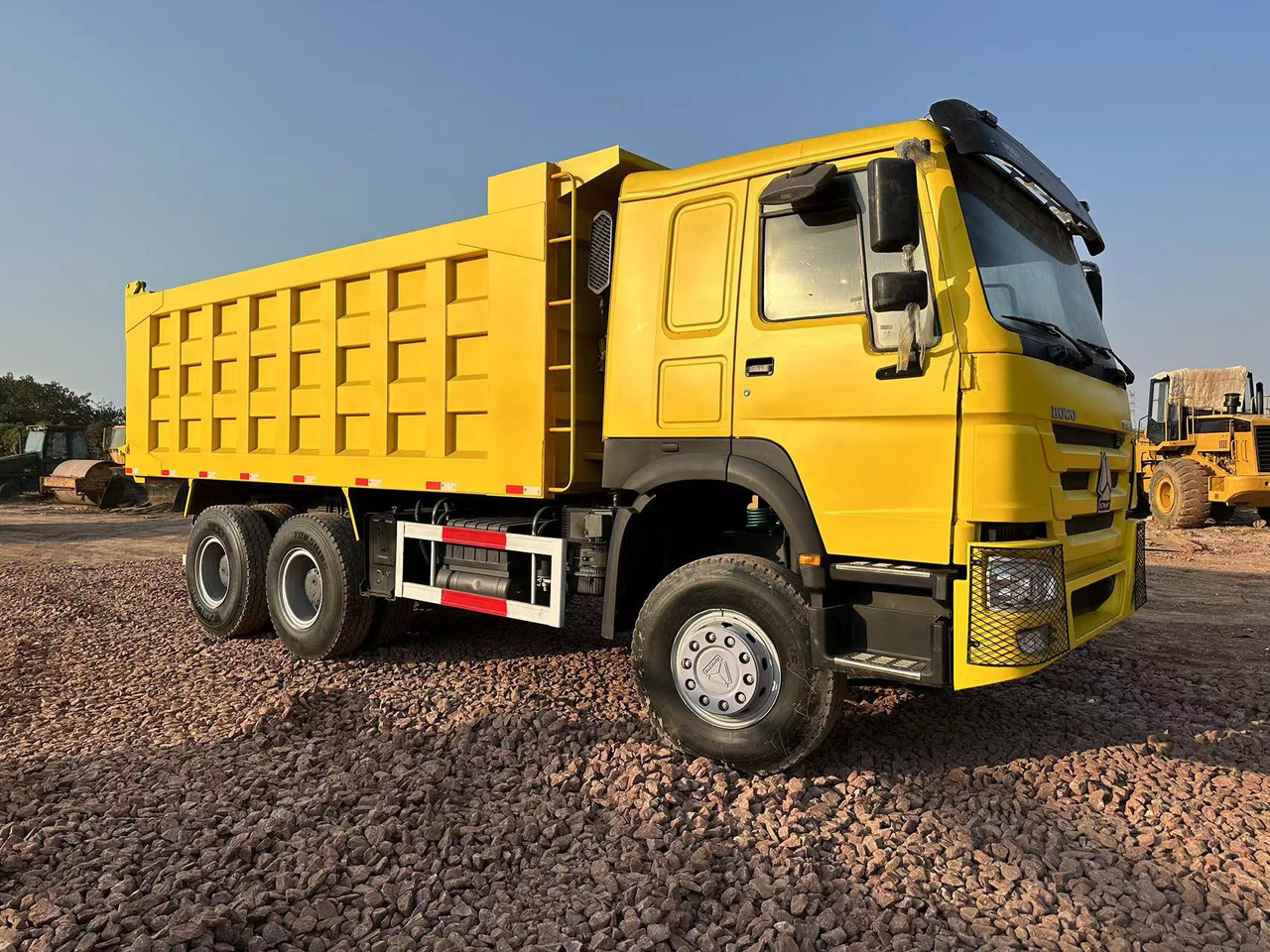 SINOTRUK HOWO 371 Dump Truck - Самосвал: фото 4 SINOTRUK HOWO 371 Dump Truck - Самосвал: фото 4