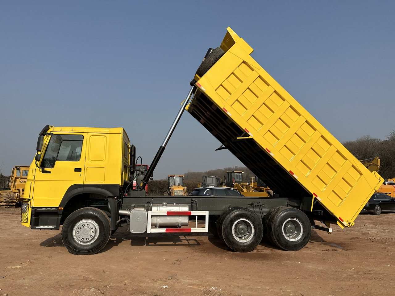 Самосвал для транспортировки силоса SINOTRUK HOWO 371 Dump truck: фото 1