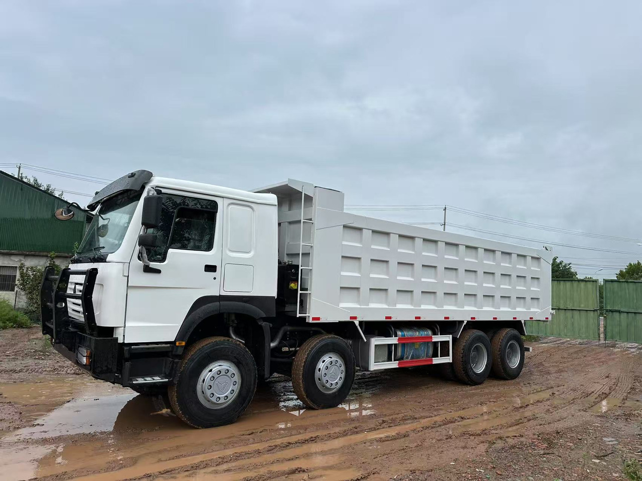 Sinotruk HOWO 371hp 8x4 tipper truck - Самосвал: фото 4 Sinotruk HOWO 371hp 8x4 tipper truck - Самосвал: фото 4
