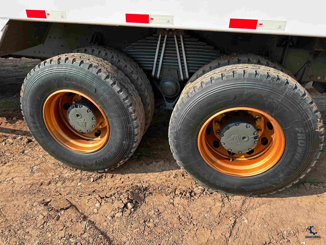 Самосвал Sinotruk HOWO 400HP With Bumper 6X4: фото 9