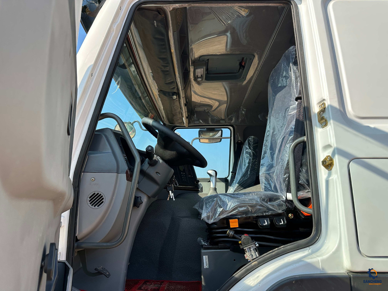 Самосвал Sinotruk HOWO 400HP With Bumper 6X4: фото 6