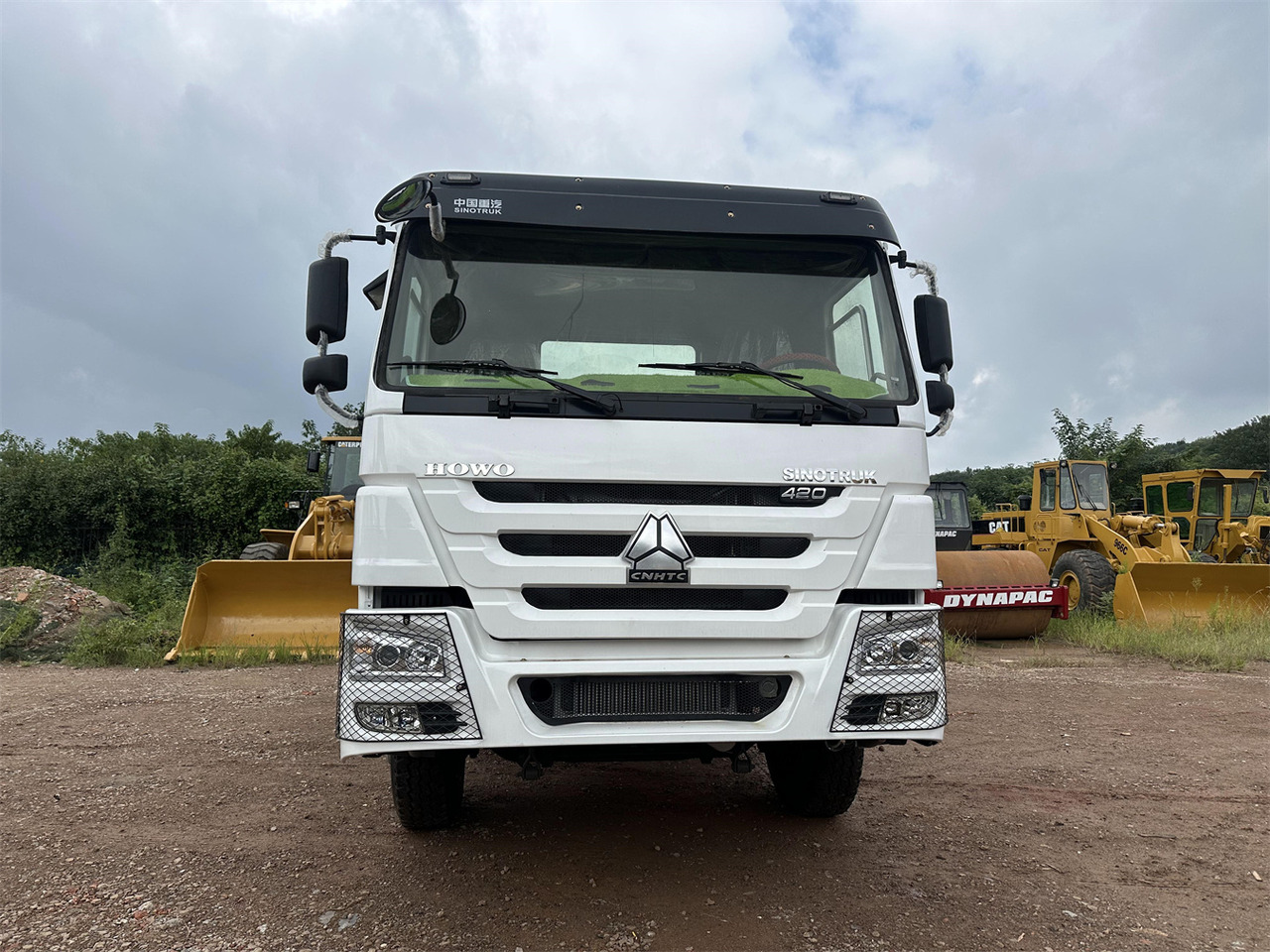 SINOTRUK Howo tractor unit 420hp - Тягач: фото 2 SINOTRUK Howo tractor unit 420hp - Тягач: фото 2