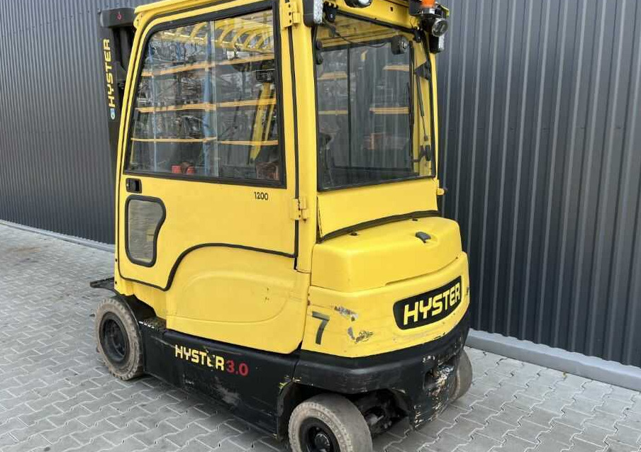 Hyster J3.0XN - Электропогрузчик: фото 3 Hyster J3.0XN - Электропогрузчик: фото 3