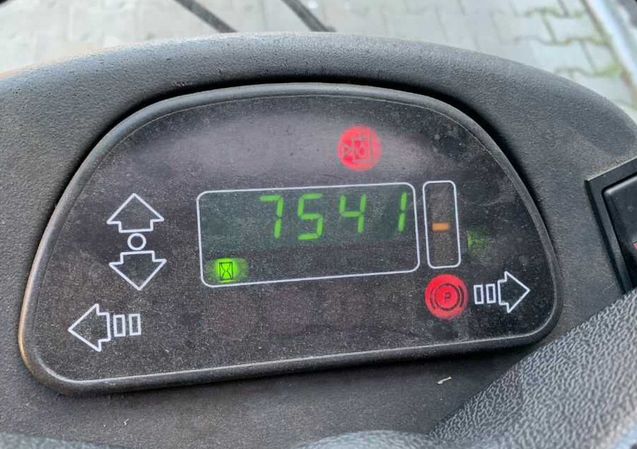 Linde P250 - Складской тягач: фото 5 Linde P250 - Складской тягач: фото 5