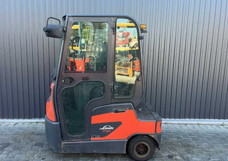 Linde P60 - Складской тягач: фото 2 Linde P60 - Складской тягач: фото 2