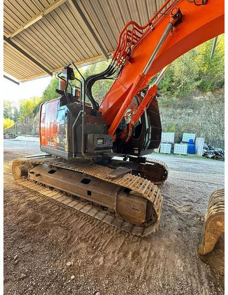 Hitachi ZX225USLC-6 - Гусеничный экскаватор: фото 2 Hitachi ZX225USLC-6 - Гусеничный экскаватор: фото 2
