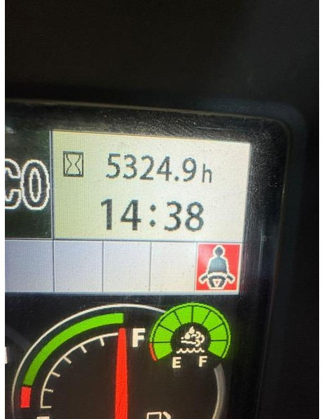 Hitachi ZX225USLC-6 - Гусеничный экскаватор: фото 3 Hitachi ZX225USLC-6 - Гусеничный экскаватор: фото 3