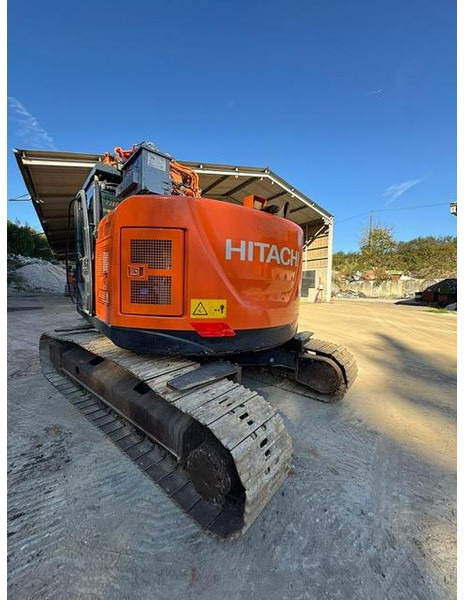 Hitachi ZX225USLC-6 - Гусеничный экскаватор: фото 1 Hitachi ZX225USLC-6 - Гусеничный экскаватор: фото 1
